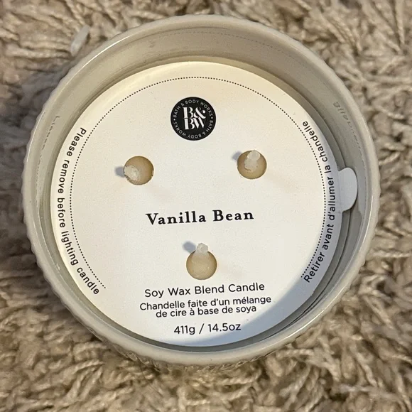 Bath and Body Works Vanilla Bean 3-Wick Candle in Ceramic Jar NWT - Picture 3 of 5